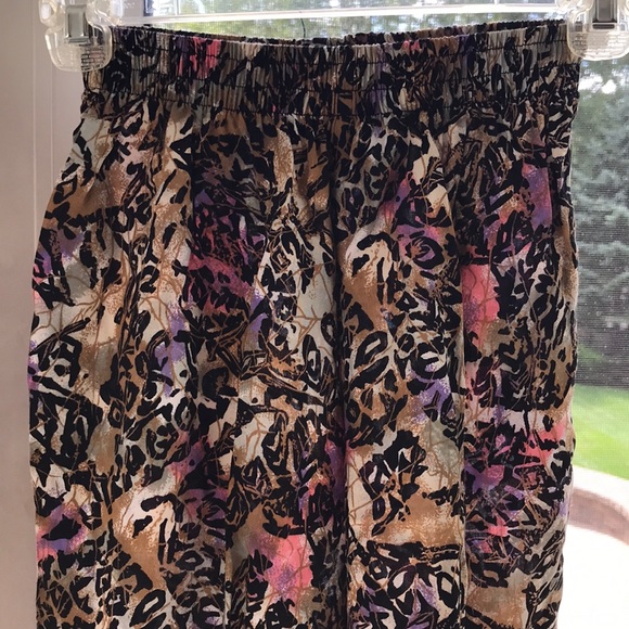 2 Piece Multicolored Outfit - Picture 4 of 8